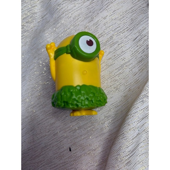 Minions Large Lot of Minions Despicable Me Movies 8 - Picture 2 of 10